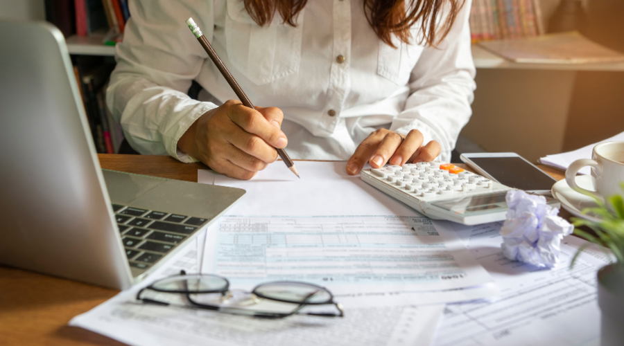 From Numbers to Choices: Small Business Budgets That Steady Costs and Cash